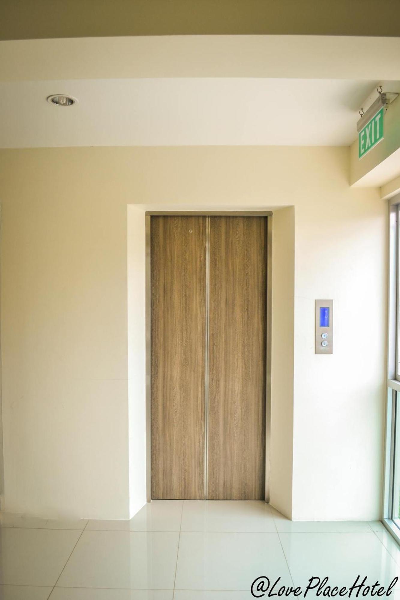 Sixty Star Love Place Hotel Bangkok Ngoại thất bức ảnh